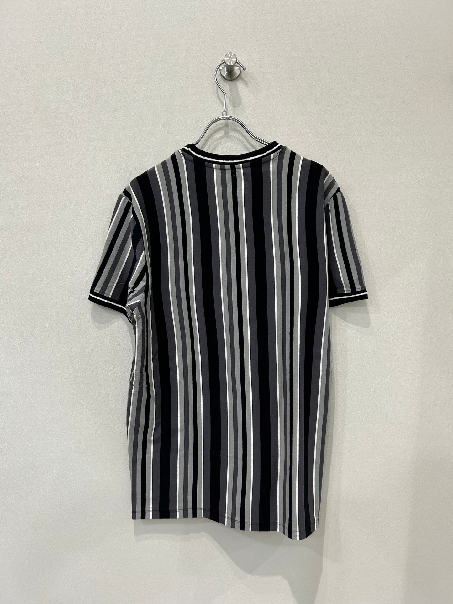 Used Black stripe rib tee