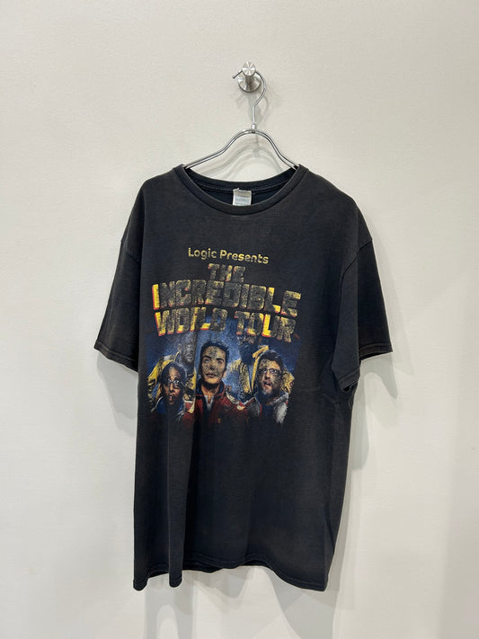 16's The incredible world tour tee