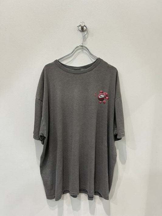90's NIKE graphic logo print tee
