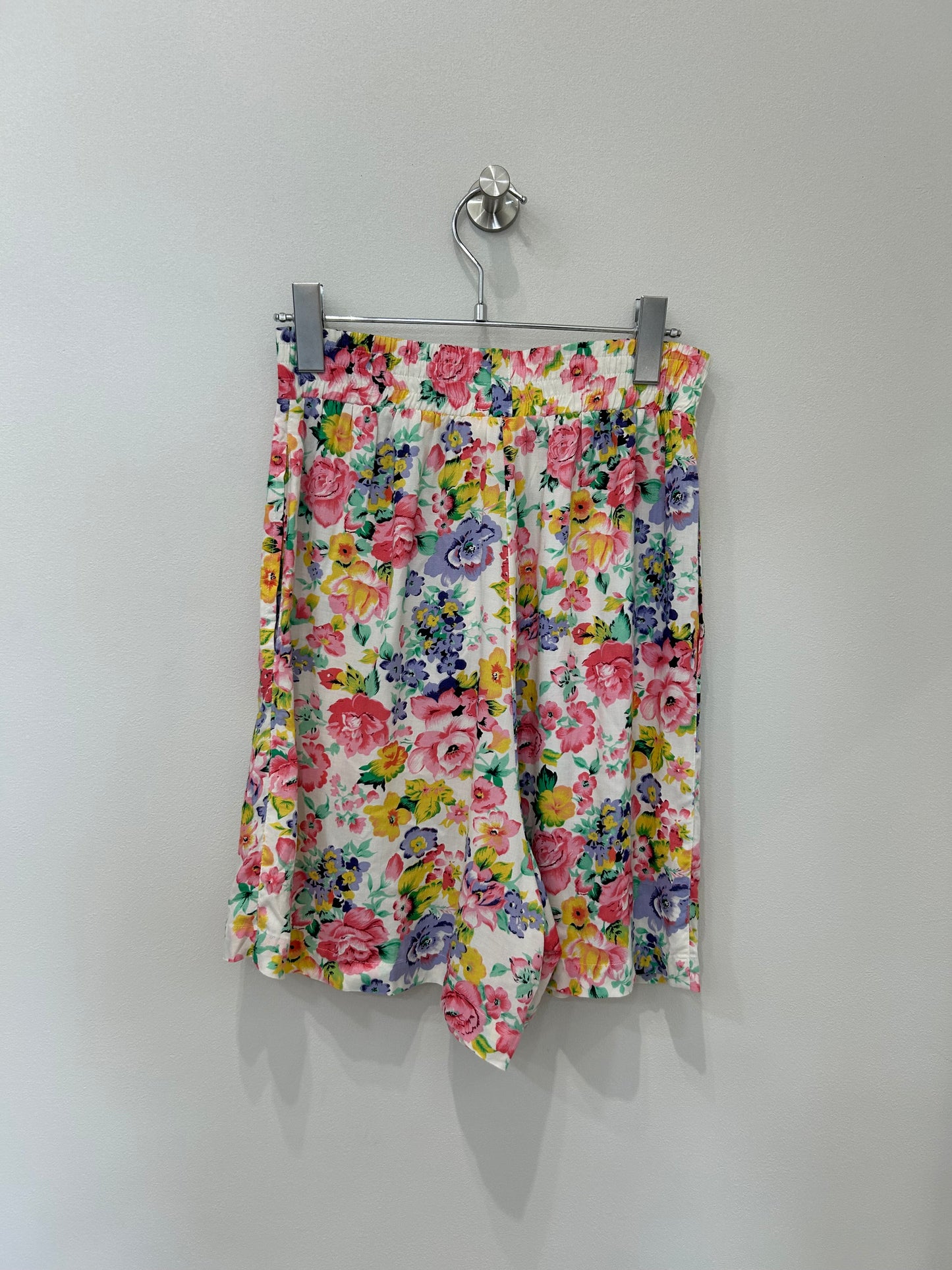 Used Floral ribbed shorts