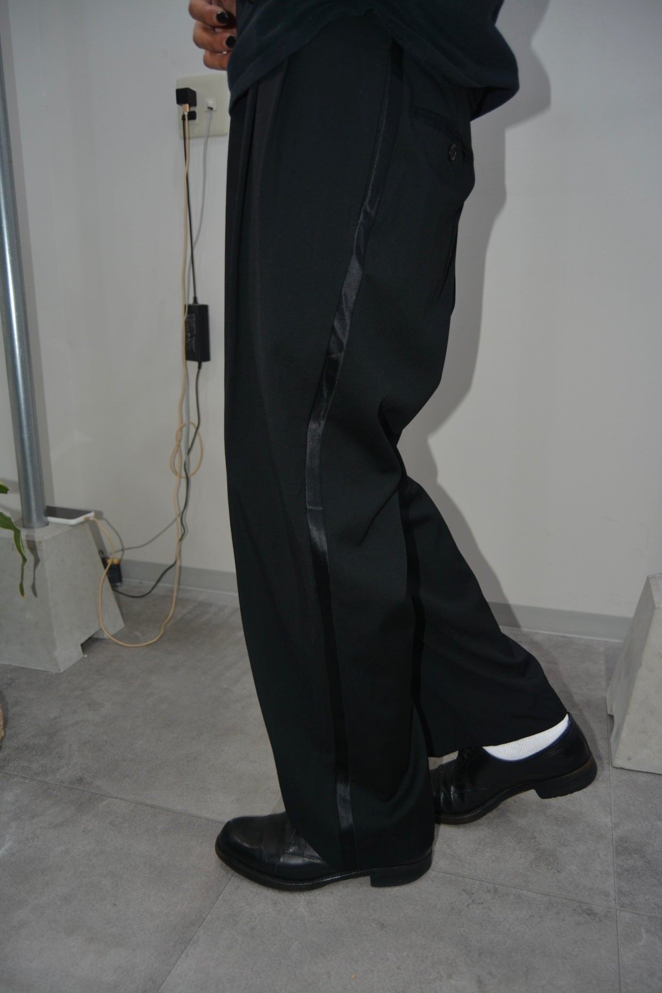Used 2Tuck sideline slacks