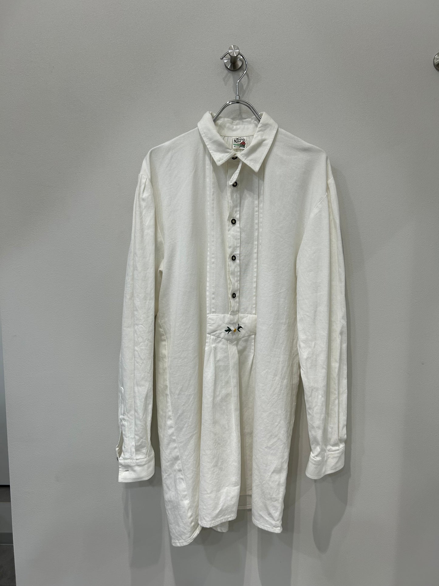 Used Floral embroidered tyrolean shirt