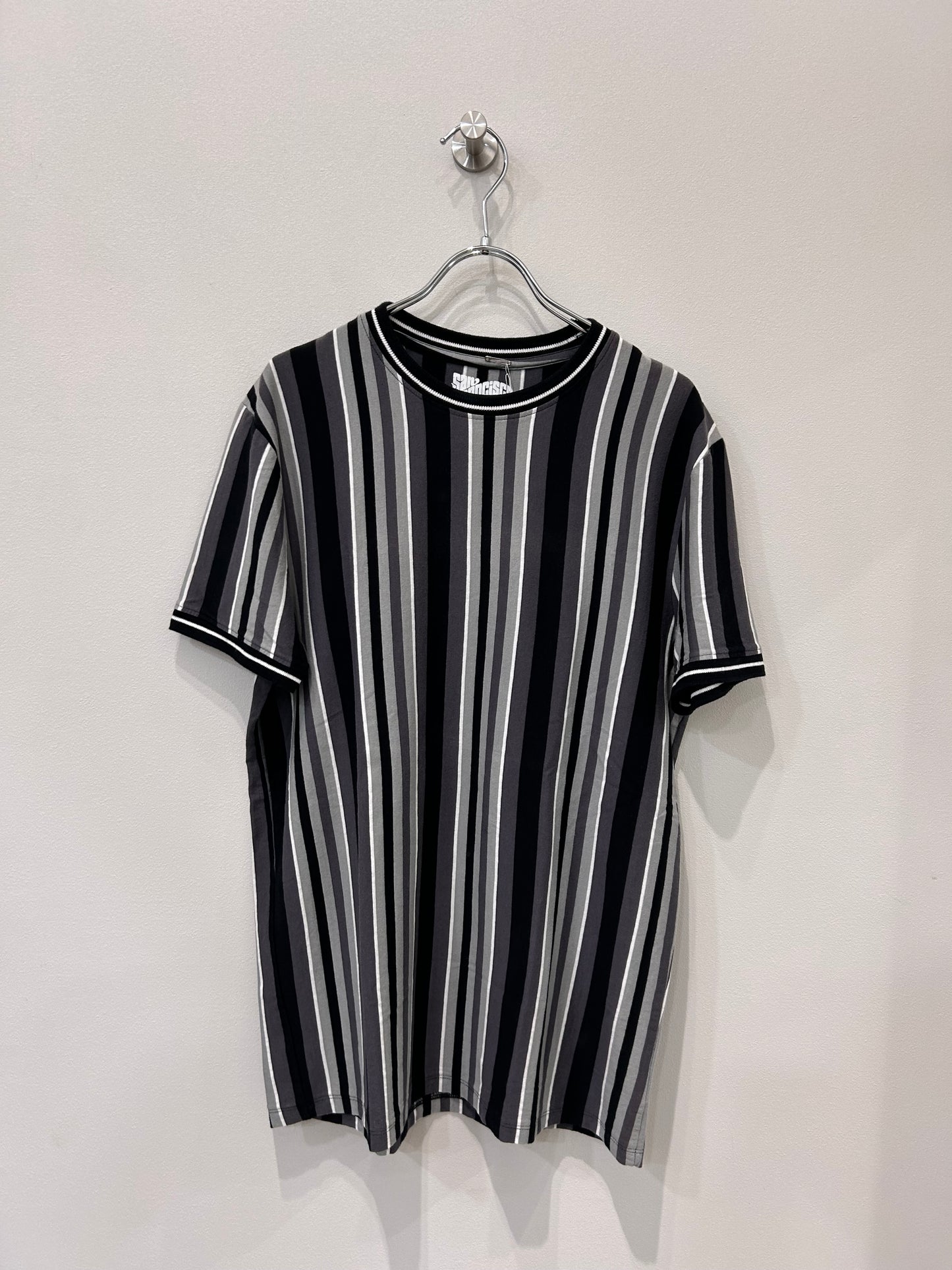 Used Black stripe rib tee